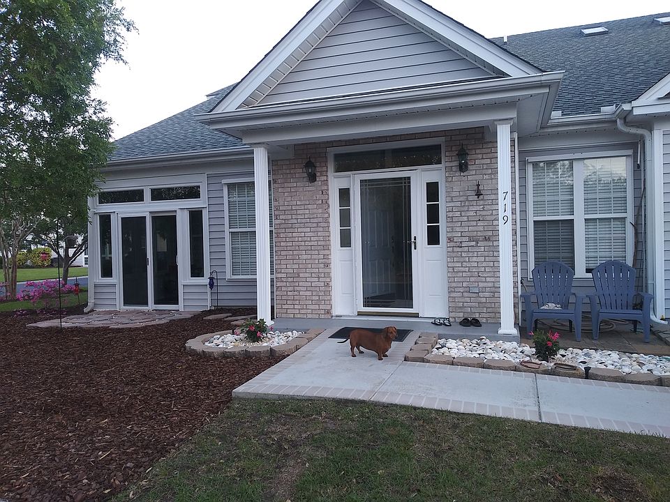 Street view of front of home