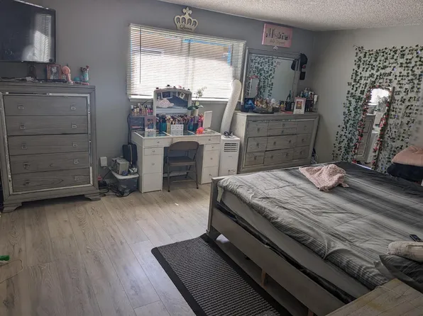 2261 N Chestnut Ave, Fresno, CA 93703