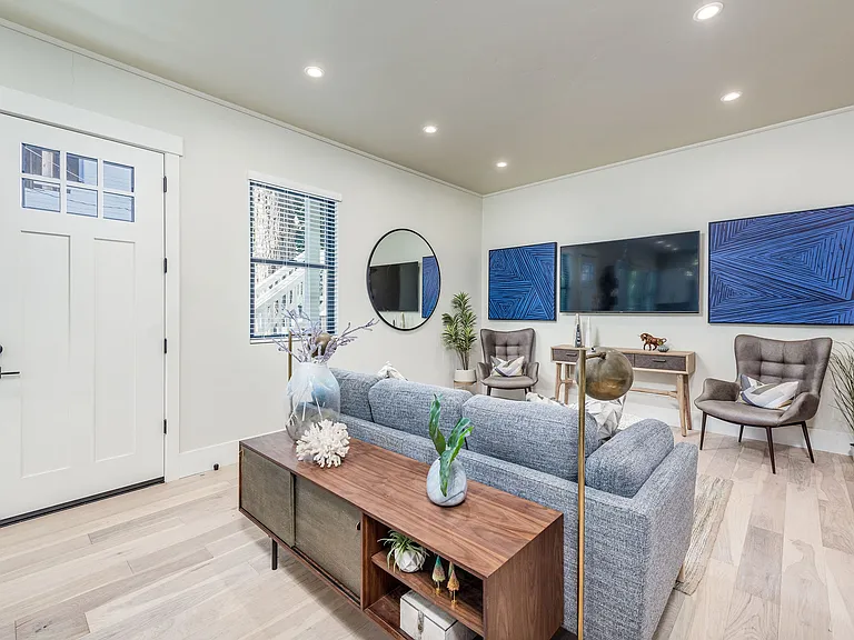 Luxury Spaces — Photo 186