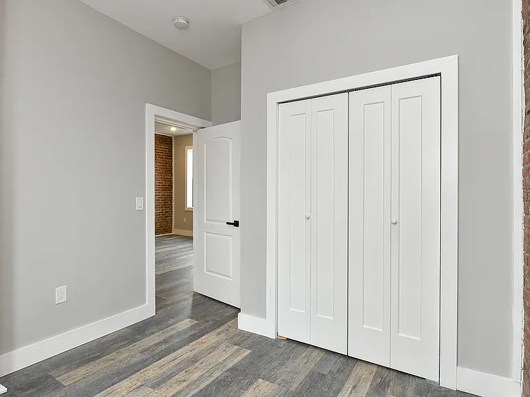 30 63rd St #2R — Photo 8