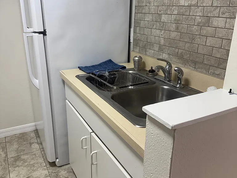 1427 S Daytona Ave #1 — Photo 5