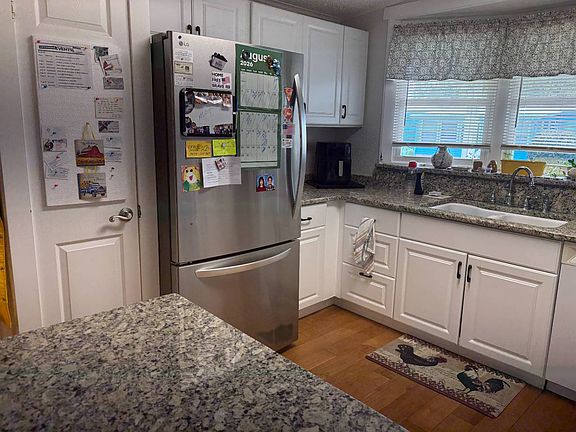3rd image of 5581 SW 57th Pl