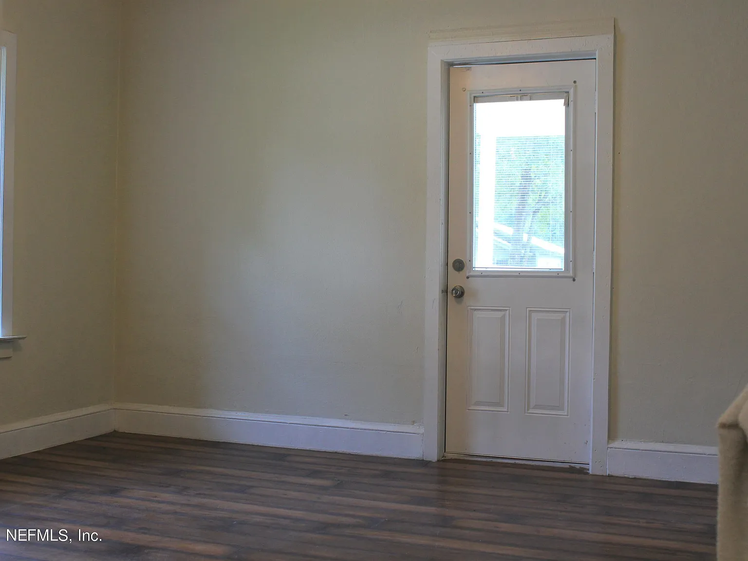 3 bed, 1.0 bath, 1296 sqft, $1,350 — Photo 4