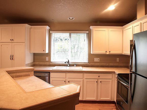 5th image of 17019 SE 19th St