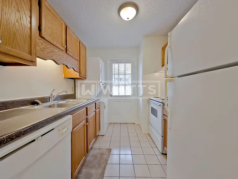 1639 11th Pl S — Photo 30