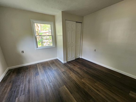 5th image of 167 Oak St