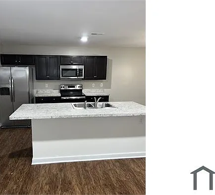 3 bed, 1360 sqft, $2,195 — Photo 2