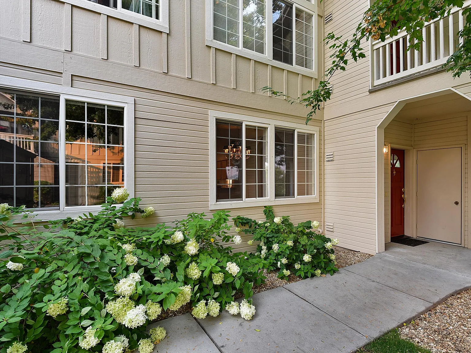 2 bed, 1194 sqft, $2,495 — Photo 2