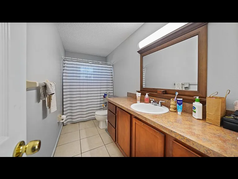 208 Arricola Ave #A — Photo 2