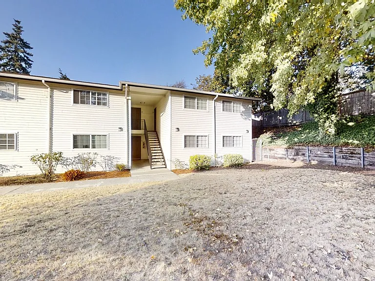 Sunset Court Apartments — Photo 17