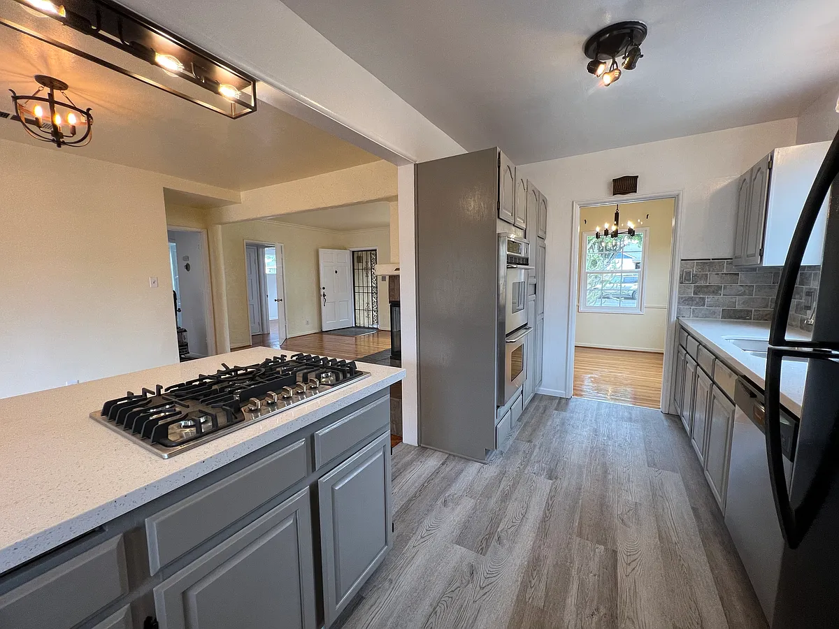 Kitchen - 8047 Campion Dr