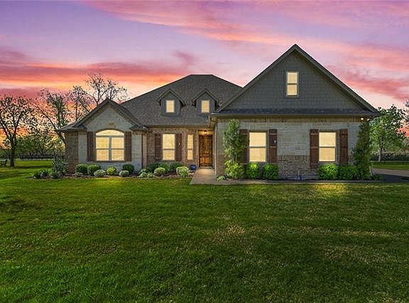 3rd image of 5703 Medinah Dr