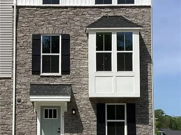 101 Pocosin Path #8A, Poquoson, VA 23662