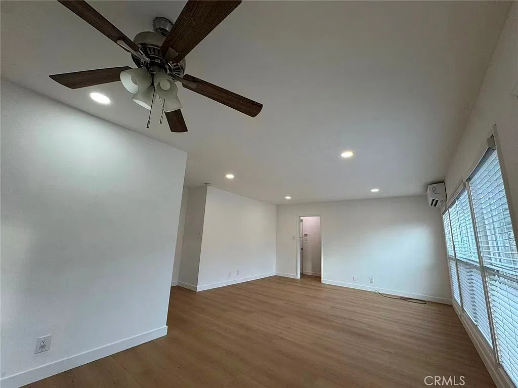 3 bed, 1170 sqft, $3,950 — Photo 2