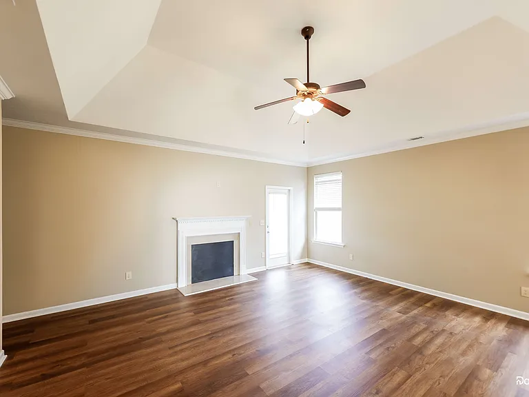 208 Appleford Rd — Photo 5