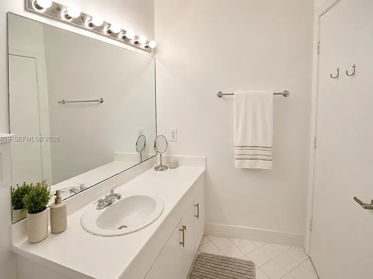 2078 Madeira Dr #0 — Photo 8