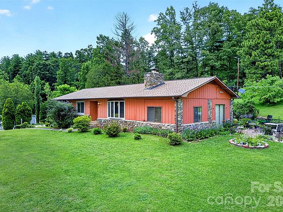 3rd image of 71 Green Vale Dr