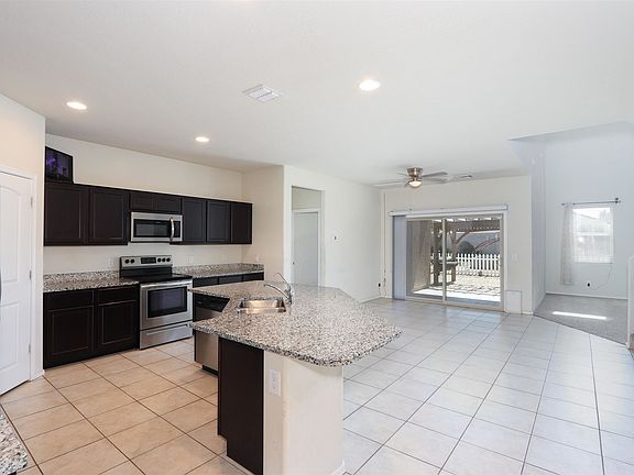 3rd image of 42103 W Rojo St