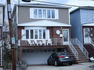 27 Country Village Ct, Bayonne, NJ 07002