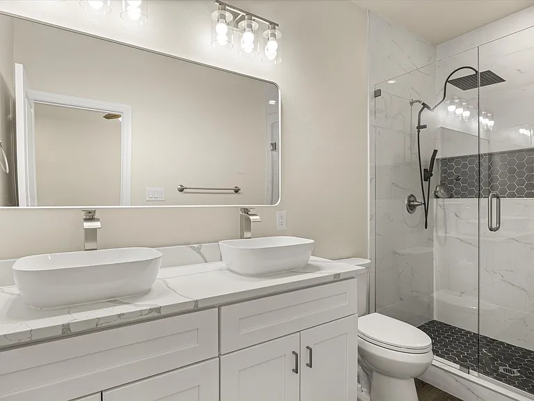 2414 Forest Hill Ln — Photo 21