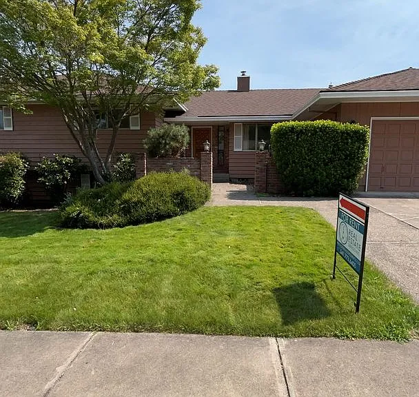 2774 Jessica Cir — Photo 1