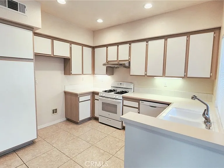 2117 Los Ranchitos Rd — Photo 12