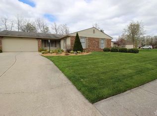 10819 Oak Wind Ct, Fort Wayne, IN