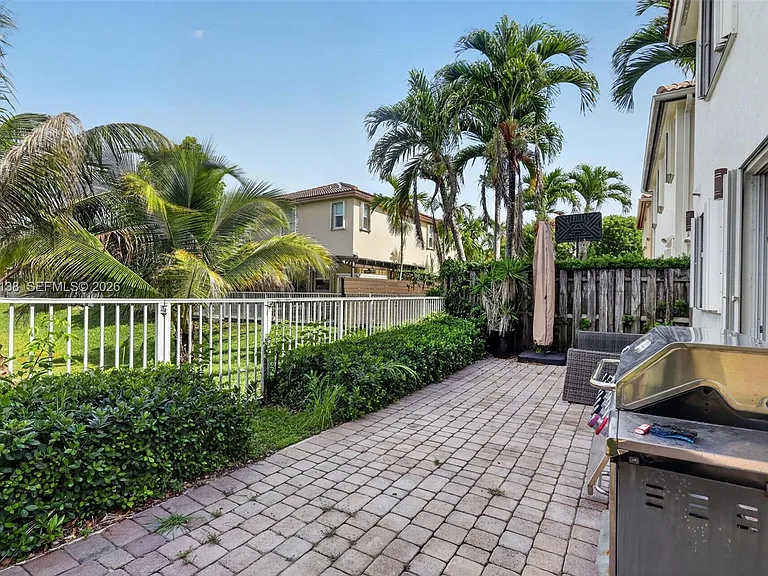 4422 NW 112th Ct — Photo 39