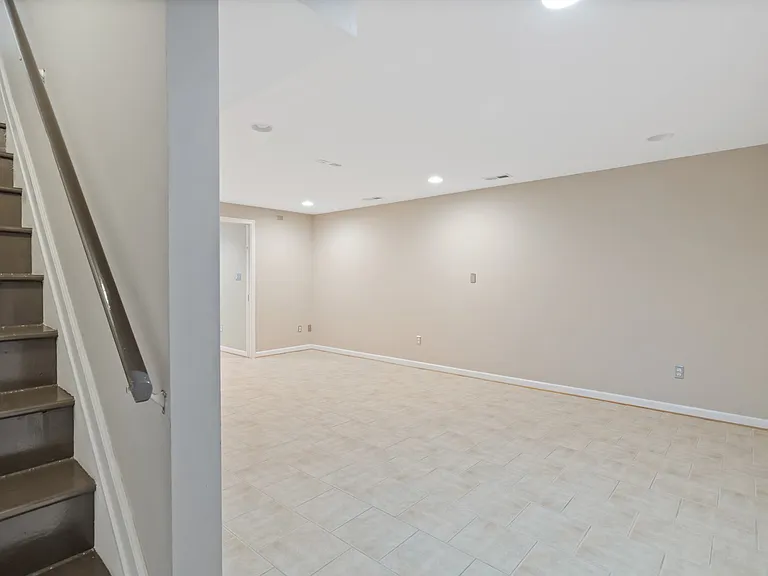 340 Foxridge Dr SW — Photo 29