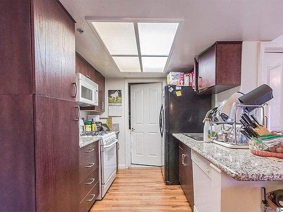 4th image of 4760 Templeton St APT 3115