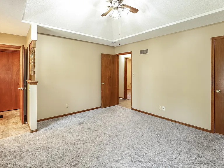 102 Gilbert St — Photo 10