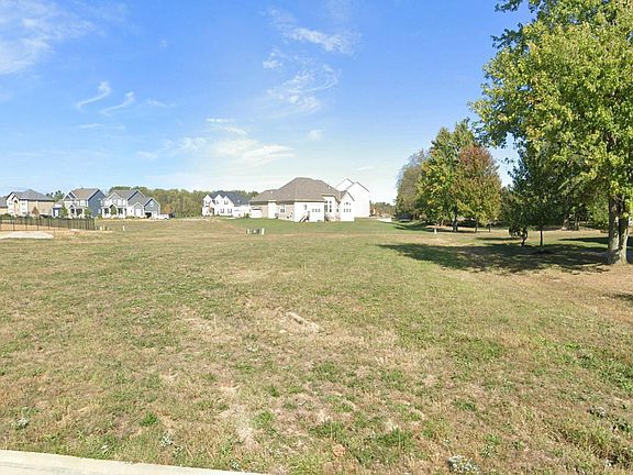 3rd image of 2593 Bryn Mawr Dr