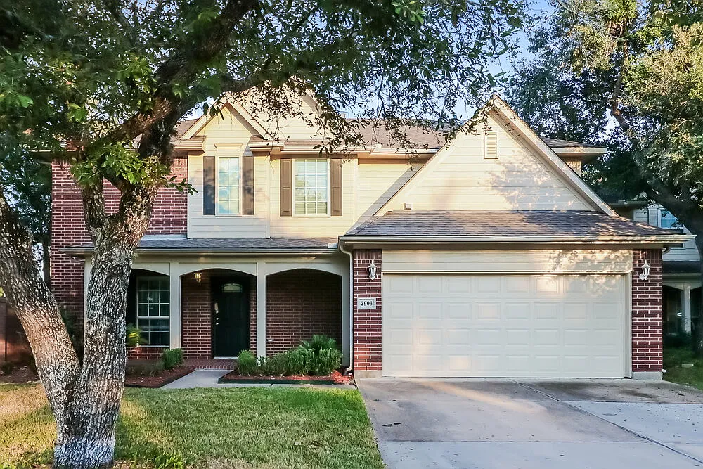 4 bed, 2.5 bath, 2407 sqft, $2,365 — Photo 1