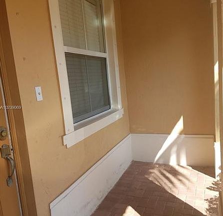 2nd image of 1066 NE 41st Pl #0