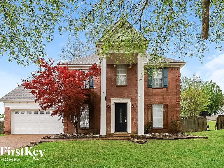 70 Center Oak Dr — Photo 1