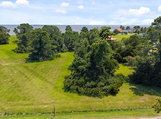 6000 Dolphin Rd, Oriental, NC 28571