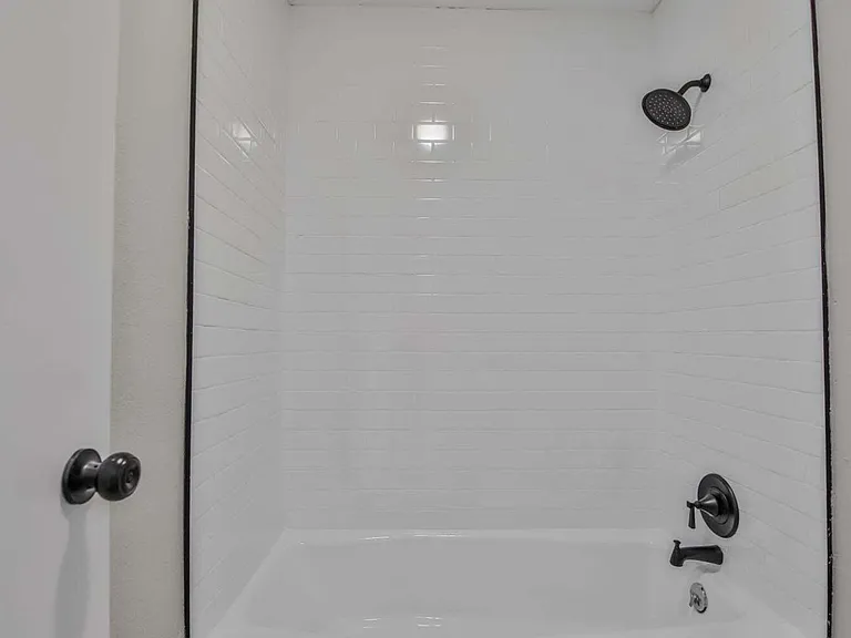 8007 Elmwood Ave — Photo 14