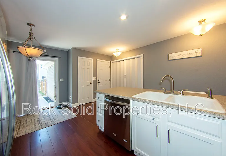 521 Queens Rd #1 — Photo 19