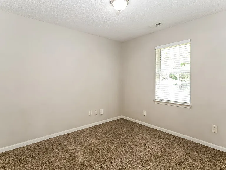 6918 Lowen Rd — Photo 14