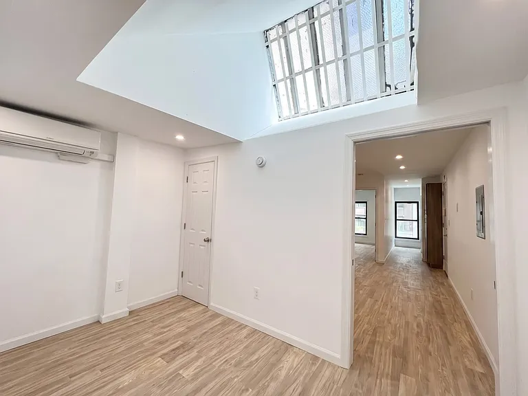 154 E 39th St #3 — Photo 2