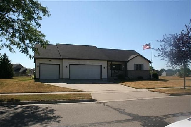 1st image of 225 E Mills Dr