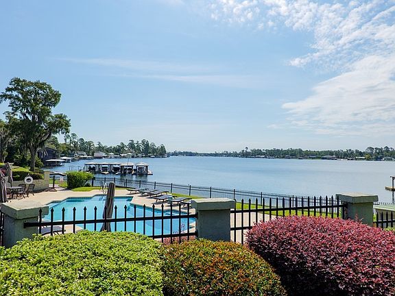 4th image of 5811 De Osta Dr #F