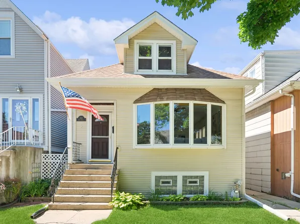 5111 W Dakin St, Chicago, IL 60641