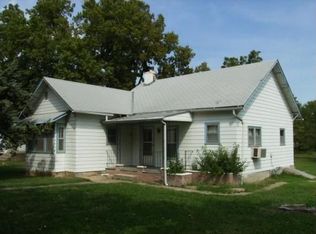 309 W 3rd St, Miltonvale, KS 67466