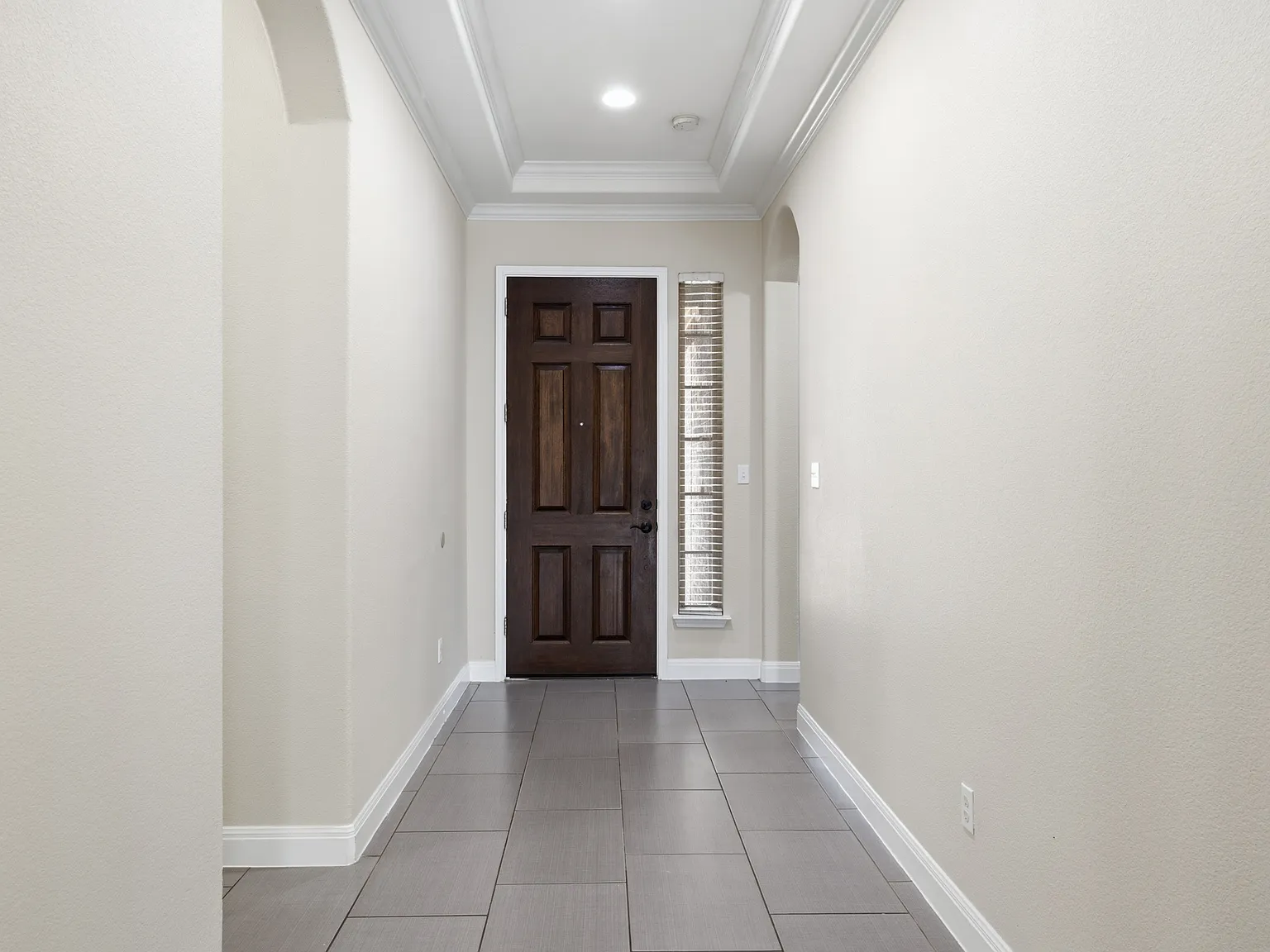 4 bed, 1990 sqft, $2,500 — Photo 3