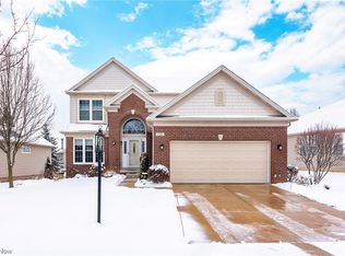 294 Stratford Dr, Broadview Heights, OH