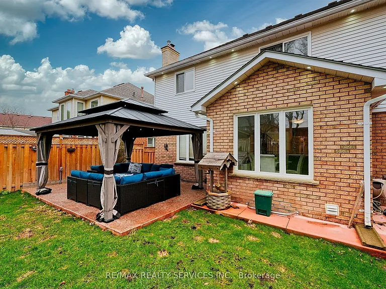 8 Yeoman Dr #BASEMENT — Photo 16