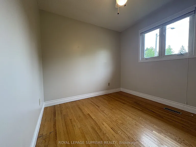 966 Lovingston Cres — Photo 20