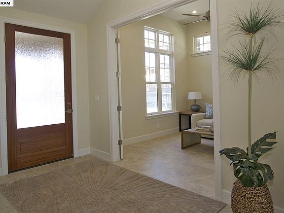 5th image of 986 Umeke St #55
