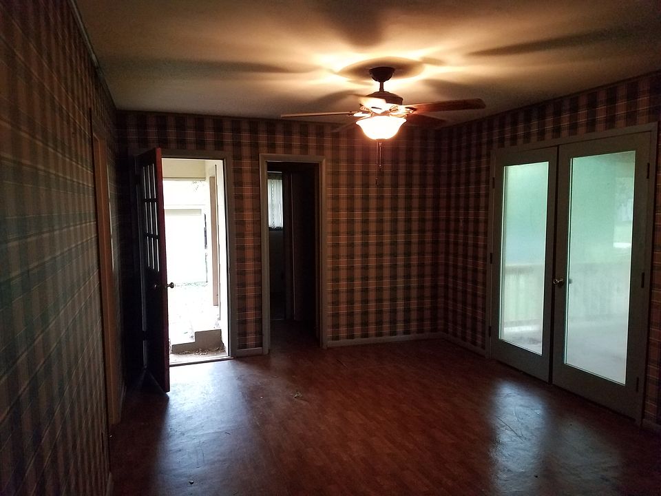 1st image of 303 Bradford St